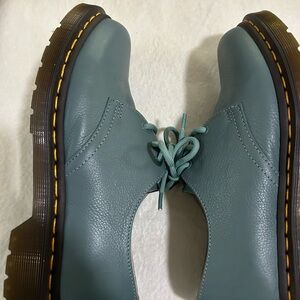 Dr. Martens. Dark mint green.